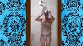 O meu banho gostoso com o pau duro 016