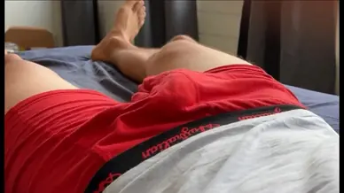 Descansando gostoso com o pau duro 006